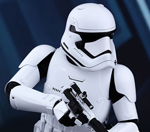 Star-Wars-First-Order-Stormtrooper-Collectible-Figure-Sideshow-Hot-Toys-Thumbnail_02