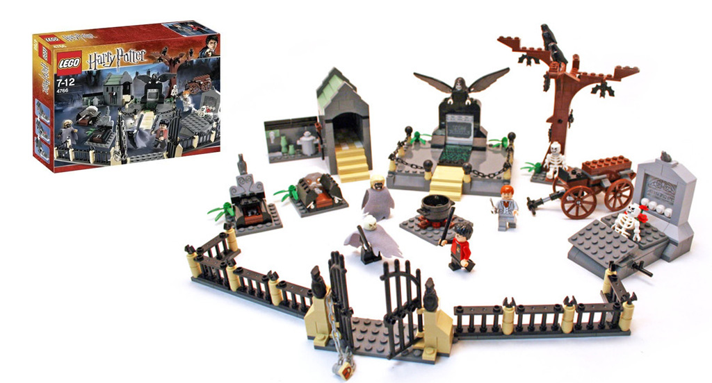 LEGO 4766 Harry Potter Graveyard Duel